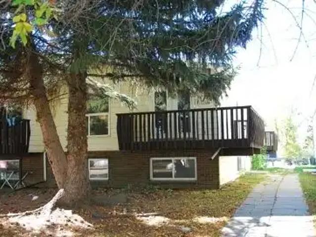 3 bedroom 1. 5 4 plex in Camrose Alberta