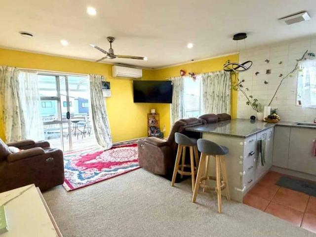 3 Bedroom 1 Bathroom Glen Eden