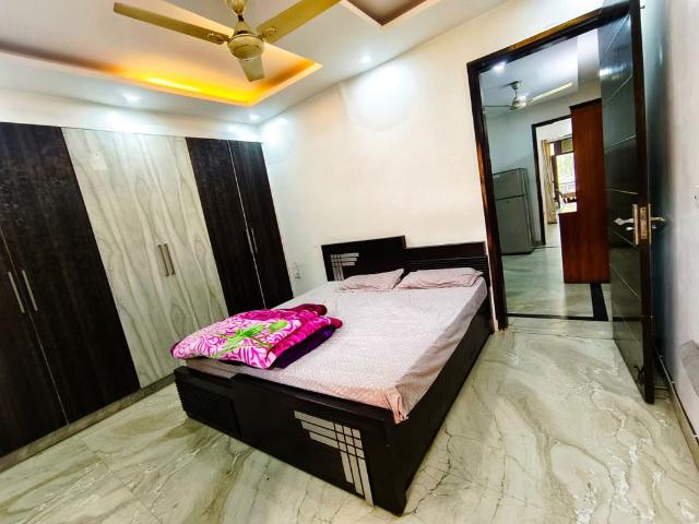 3 Bedroom 2000 Sq.Ft. Builder Floor in Anand Niketan Delhi Listing ID: #10059