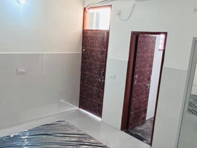 3 Bedroom 200 Sq.Yd. Apartment in Shanti Vihar Delhi Listing ID: #10027