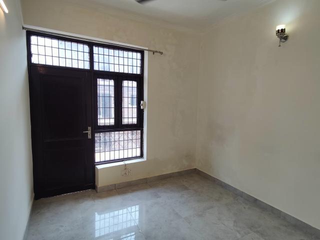 3 Bedroom 200 Sq.Yd. Builder Floor in Green Fields Colony Faridabad Listing ID: #9515