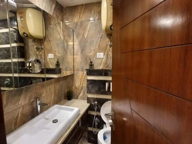 3 Bedroom 200 Sq.Yd. Builder Floor in Green Park Delhi Listing ID: #9986