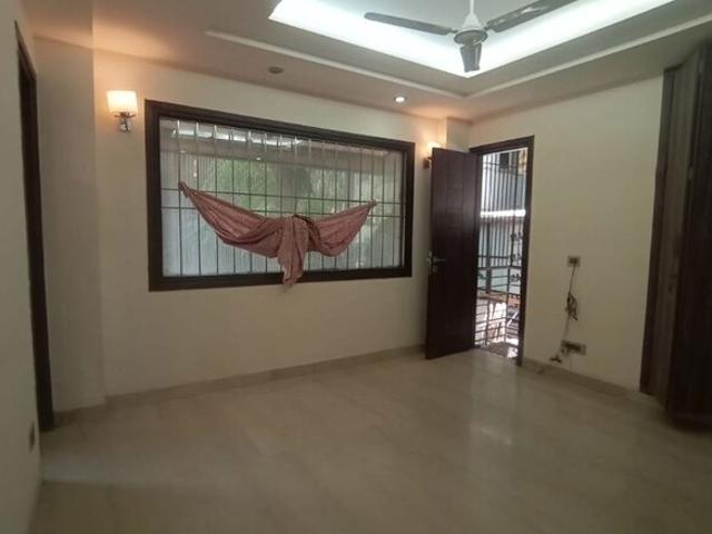 3 Bedroom 200 Sq.Yd. Builder Floor in East Of Kailash Delhi Listing ID: #10331