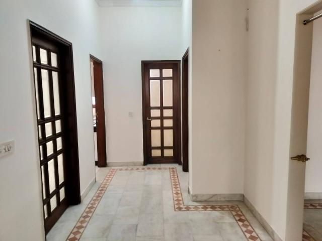 3 Bedroom 2200 Sq.Ft. Apartment in Greater Kailash ii Delhi Listing ID: #9887