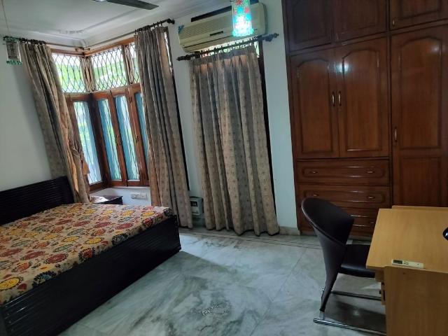 3 Bedroom 240 Sq.Yd. Builder Floor in Dlf City Phase 3 Gurgaon Listing ID: #10073