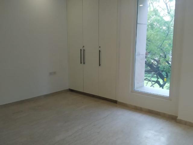 3 Bedroom 240 Sq.Yd. Builder Floor in Hauz Khas Delhi Listing ID: #9748