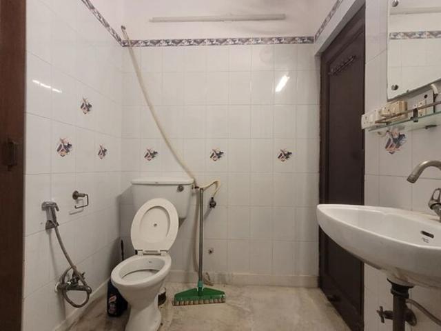 3 Bedroom 250 Sq.Yd. Builder Floor in Panchsheel Enclave Delhi Listing ID: #9929