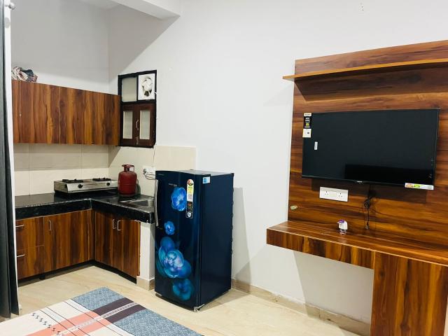 3 Bedroom 250 Sq.Yd. Independent House in Sector 45 Noida Listing ID: #10085