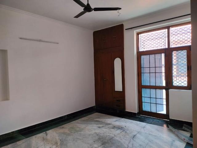 3 Bedroom 265 Sq.Yd. Builder Floor in Safdarjung Development Area Delhi Listing ID: #10287
