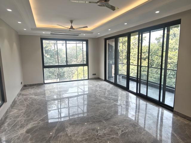 3 Bedroom 269 Sq.Yd. Builder Floor in Chittaranjan Park Delhi Listing ID: #9588