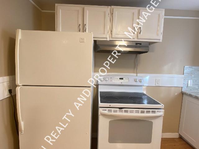 3 Bedroom 2 Bath FULL HOUSE