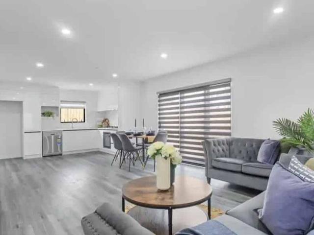 3 Bedroom 2 Bathroom Townhouse