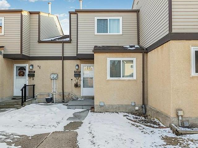 3 Bedroom, 2 Bathroom Townhouse In Clareview