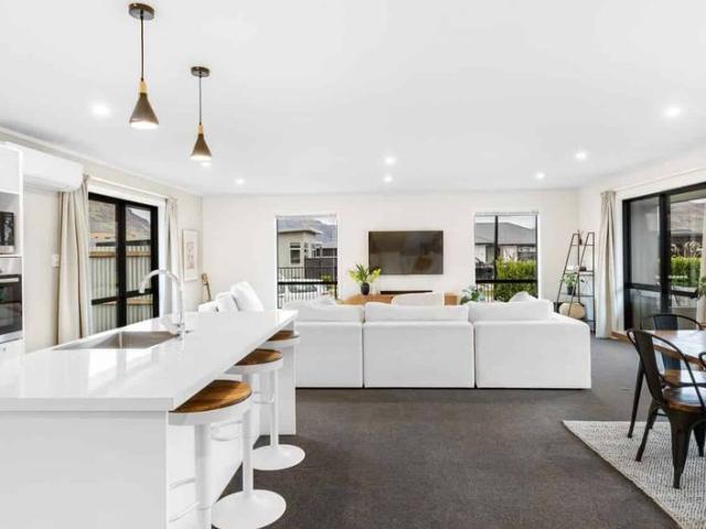 3 Bedroom, 2 Bathroom Home in Lower Shotover