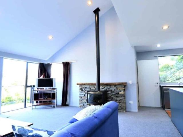 3 Bedroom, 2 Bathroom Home In Queenstown
