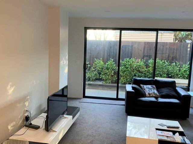 3 Bedroom, 2 Bathroom on Southey!