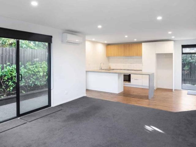 3 Bedroom, 2 Bathroom on Southey!