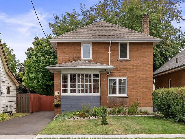 3 Bedroom 2 Bths Located At King St. W / Park Rd. S