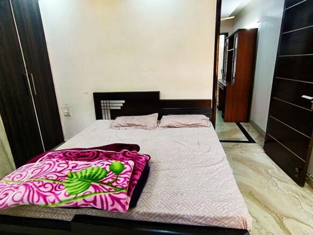 3 Bedroom 325 Sq.Ft. Builder Floor in Defence Colony Delhi Listing ID: #9996