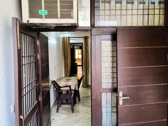 3 Bedroom 325 Sq.Yd. Builder Floor in Defence Colony Delhi Listing ID: #9996