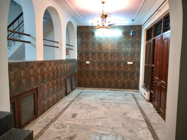 3 Bedroom 365 Sq.Yd. Builder Floor in Sector 22 Gurgaon Listing ID: #9805