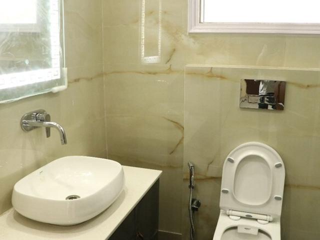 3 Bedroom 375 Sq.Yd. Builder Floor in Chanakyapuri Delhi Listing ID: #10383