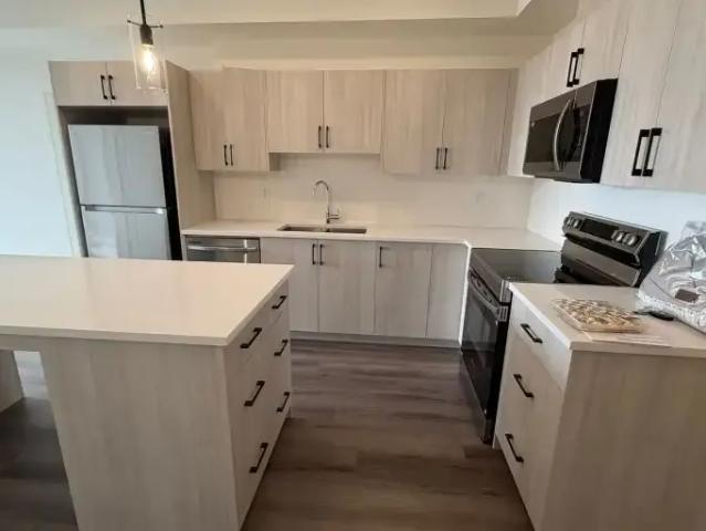 3 Bedroom Condo Calgary AB 102847139