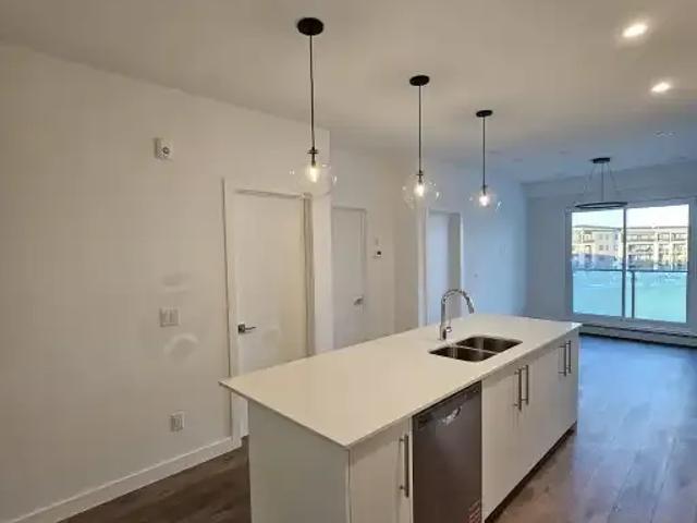 3 Bedroom Condo Calgary AB 104824734