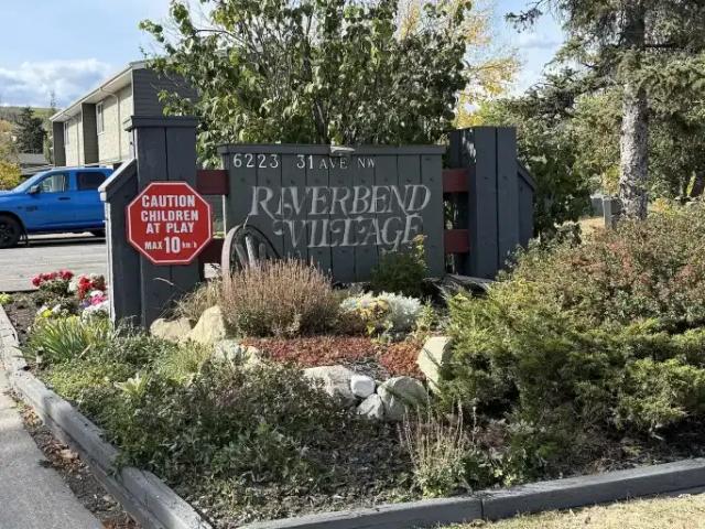 3 Bedroom Condo Calgary AB 104986158