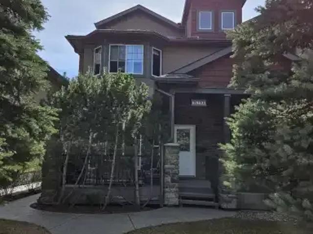 3 Bedroom Condo Calgary AB 104141497