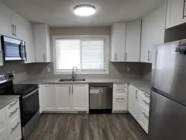 3 Bedroom Condo Calgary AB 104179197