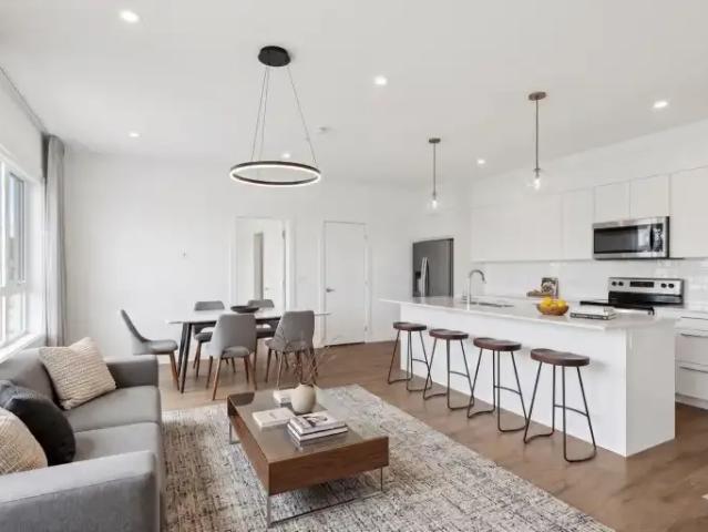3 Bedroom Condo Calgary AB 104181910
