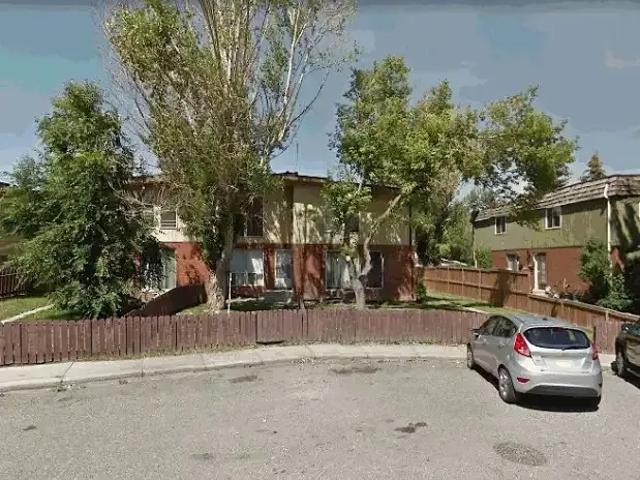 3 Bedroom Condo Calgary AB 105467095