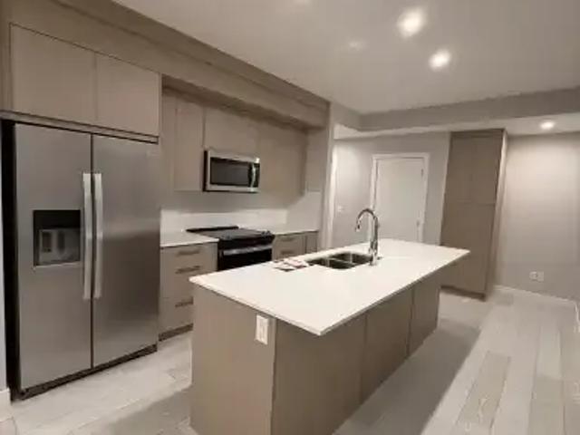 3 Bedroom Condo Calgary AB 105543468