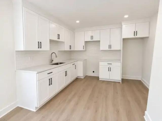 3 Bedroom Condo Calgary AB 105623656