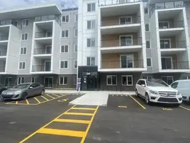 3 Bedroom Condo Calgary AB 105359812