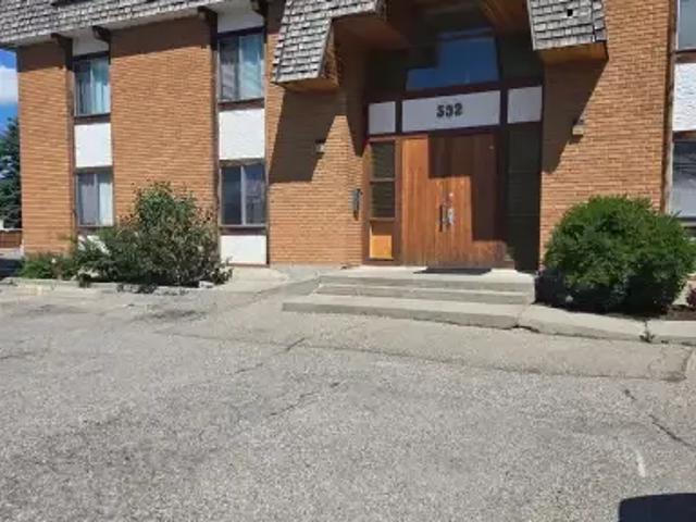 3 Bedroom Condo Calgary AB 105394639