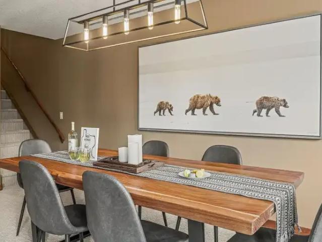3 Bedroom Condo Canmore AB 103355126