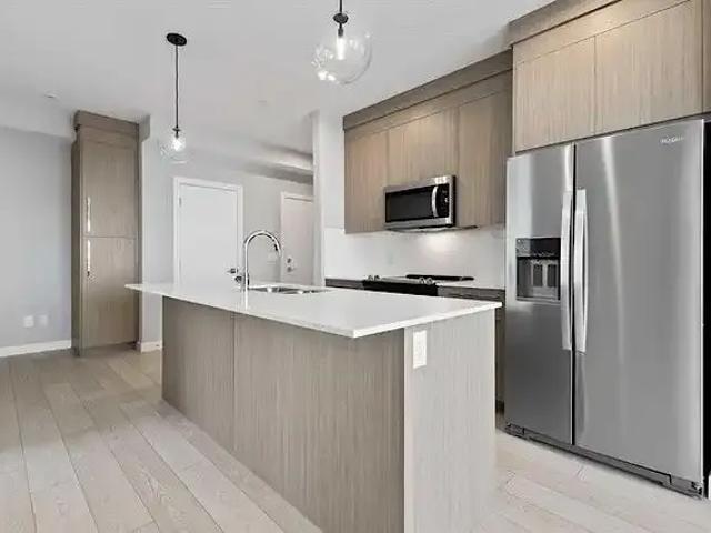 3 Bedroom Condo Chestermere AB 104181306