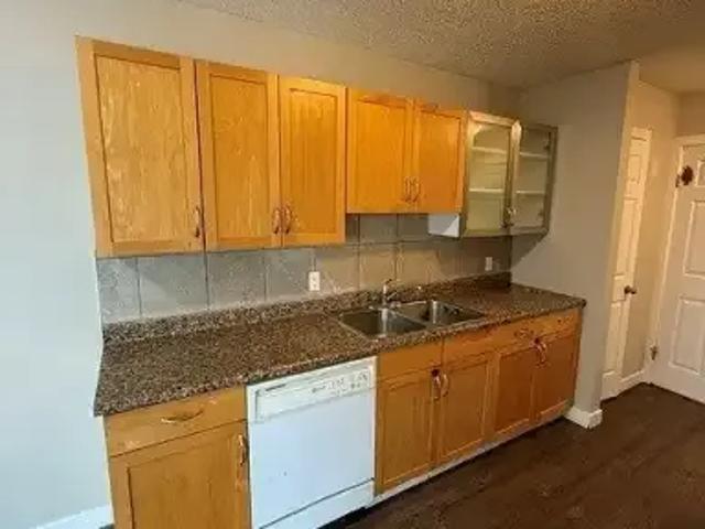 3 Bedroom Condo Edmonton AB 104181610