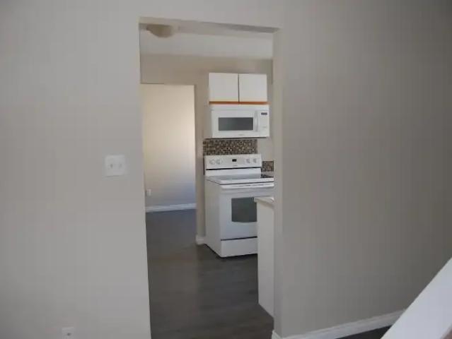 3 Bedroom Condo Edmonton AB 104182368