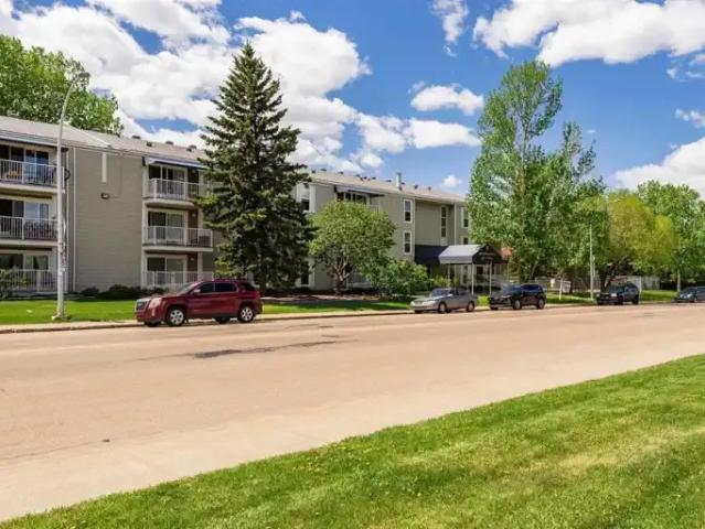 3 Bedroom Condo Edmonton AB 103011860