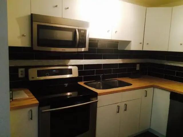 3 Bedroom Condo Edmonton AB 103542010