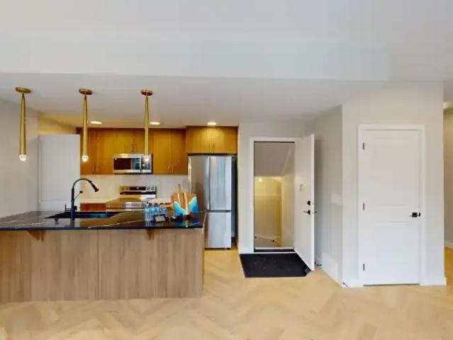 3 Bedroom Condo Edmonton AB LS102846551
