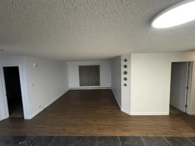 3 Bedroom Condo Edmonton AB LS102847510