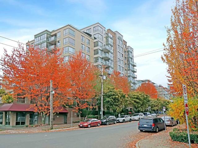 3 Bedroom Condo for Rent at 2288 Pine Street #111, Vancouver, BC V6J 5G4 Fairview