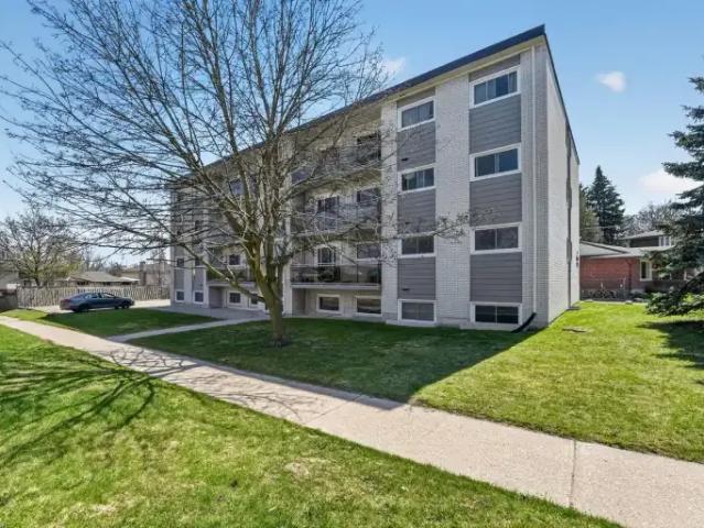 3 Bedroom Condo Kitchener ON 103770625