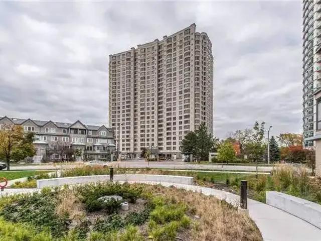 3 Bedroom Condo Toronto ON 104292202