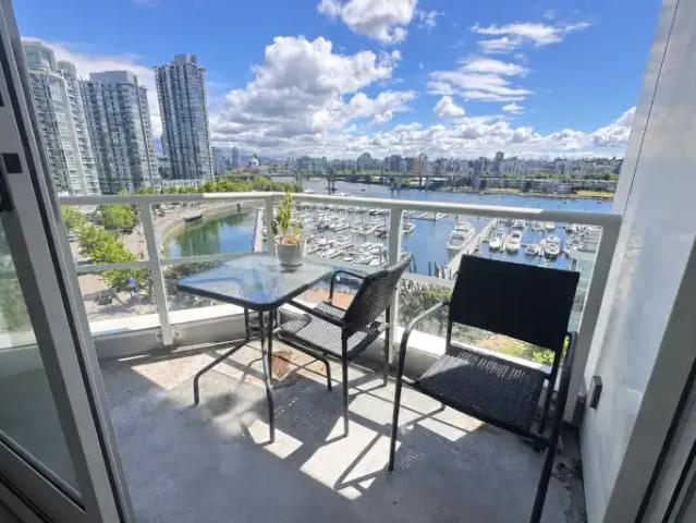 3 Bedroom Condo Vancouver BC 103379931
