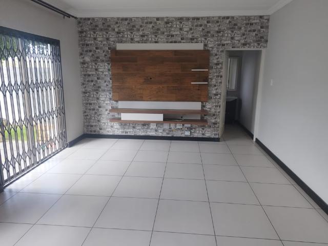 3 Bedroom Cluster To Let in Halfway Gardens